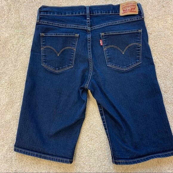 Levi’s dark wash Bermuda denim Jean shorts size 28 - Picture 3 of 7